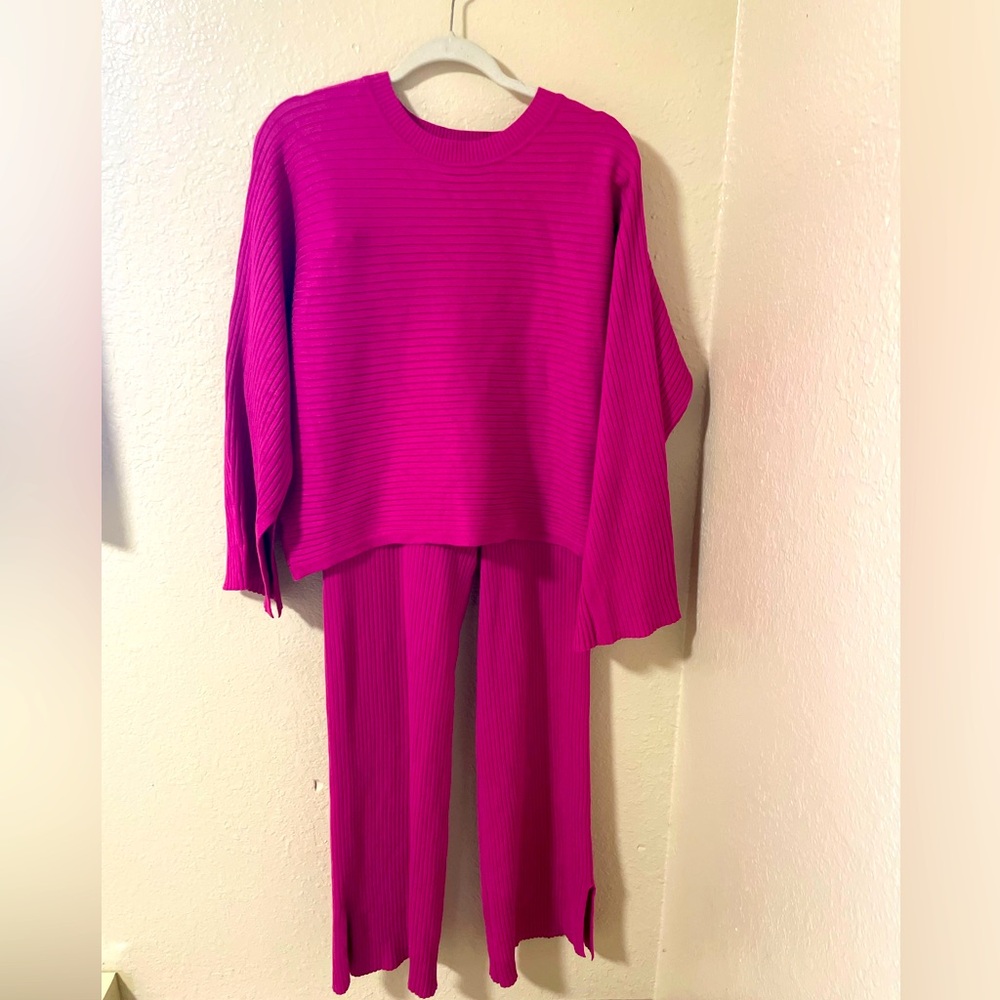 Hot pink two piece lounge wear set!